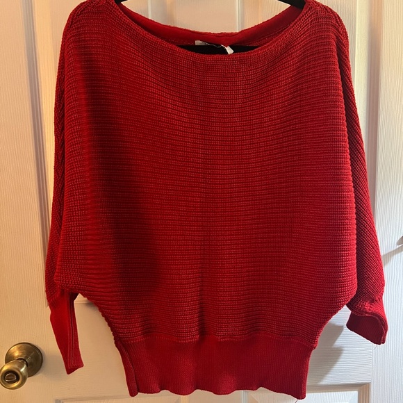 NWT NA-KD Off Shoulder Red Sweater - Picture 2 of 6